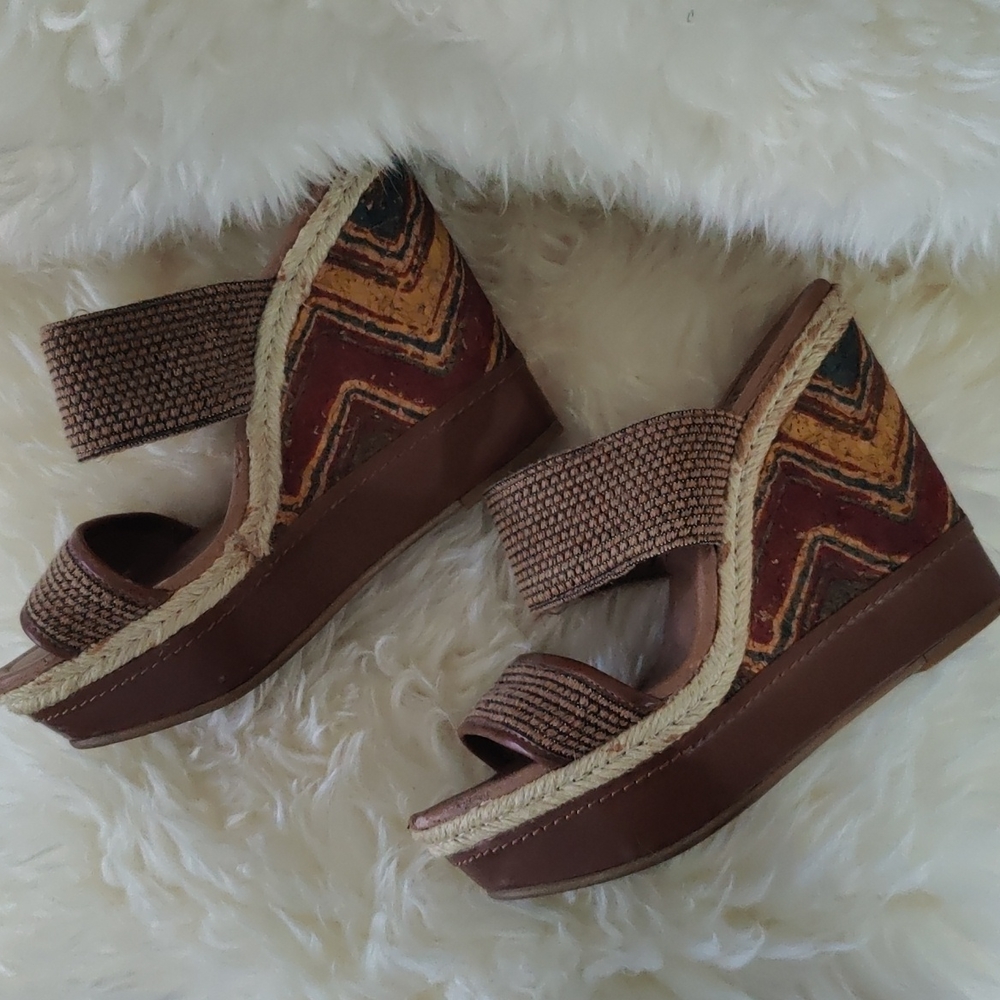 Lucky Brand Wedge size 9 - Picture 2 of 6